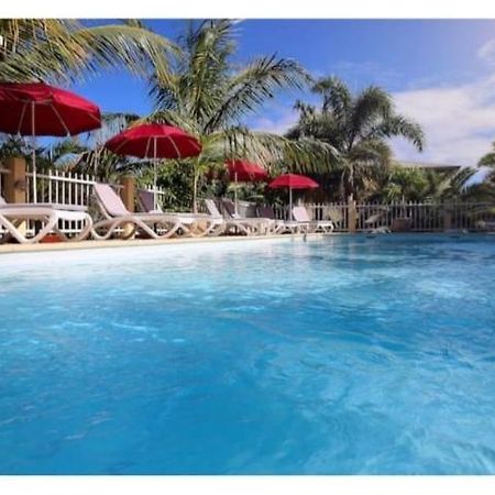 F2 Residence Oasis Terre Rouge A Saint Pierre Exterior photo